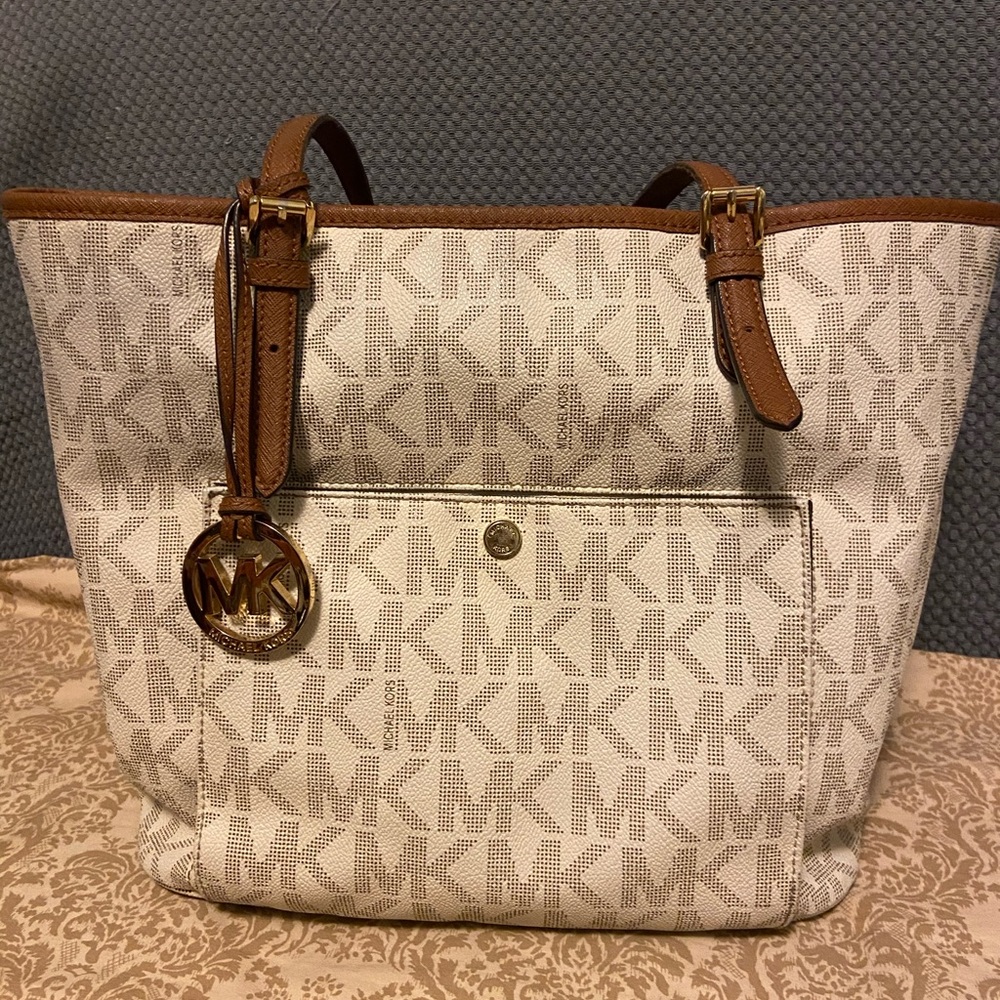 Michael Kors Jet Set Tote